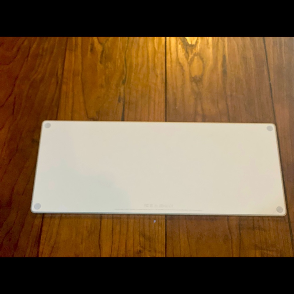 Apple Magic Keyboard - Excellent condition - Picture 2 of 2